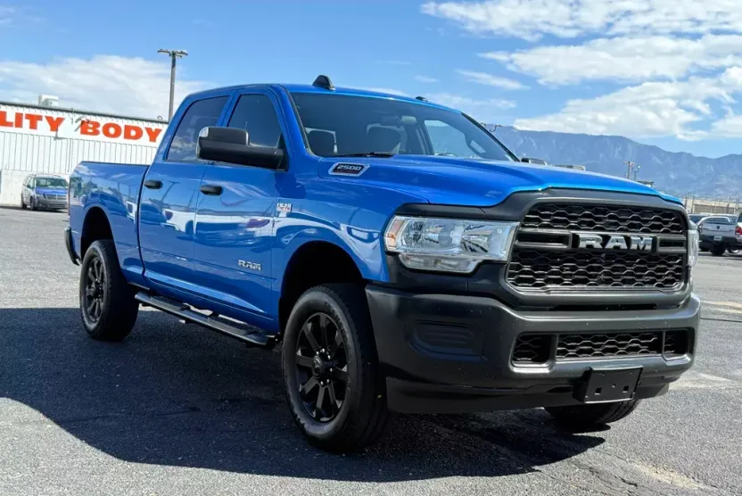 2025 Chevrolet Silverado 1500 LT photo 1