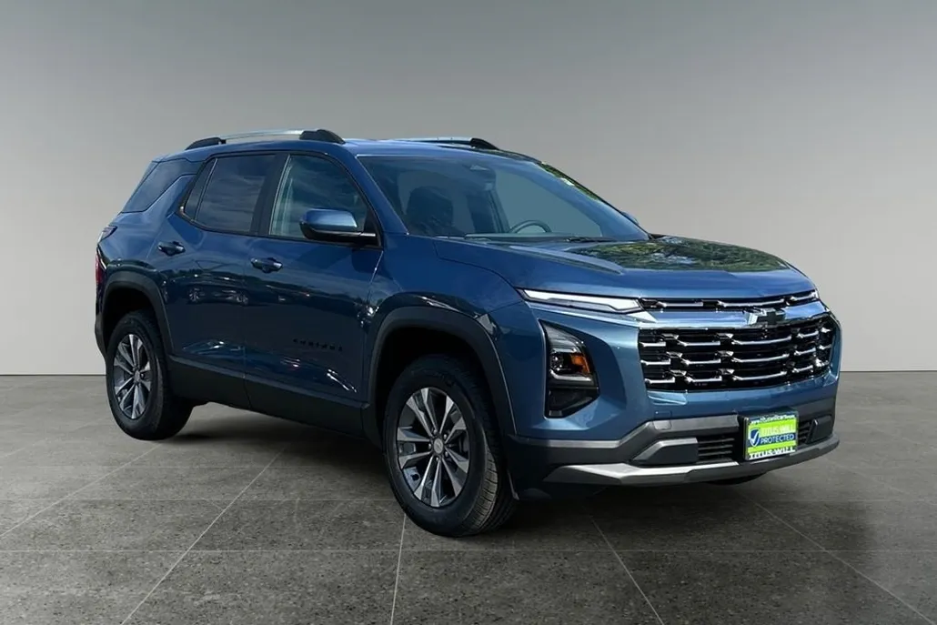 2025 Chevrolet Equinox LT photo 1
