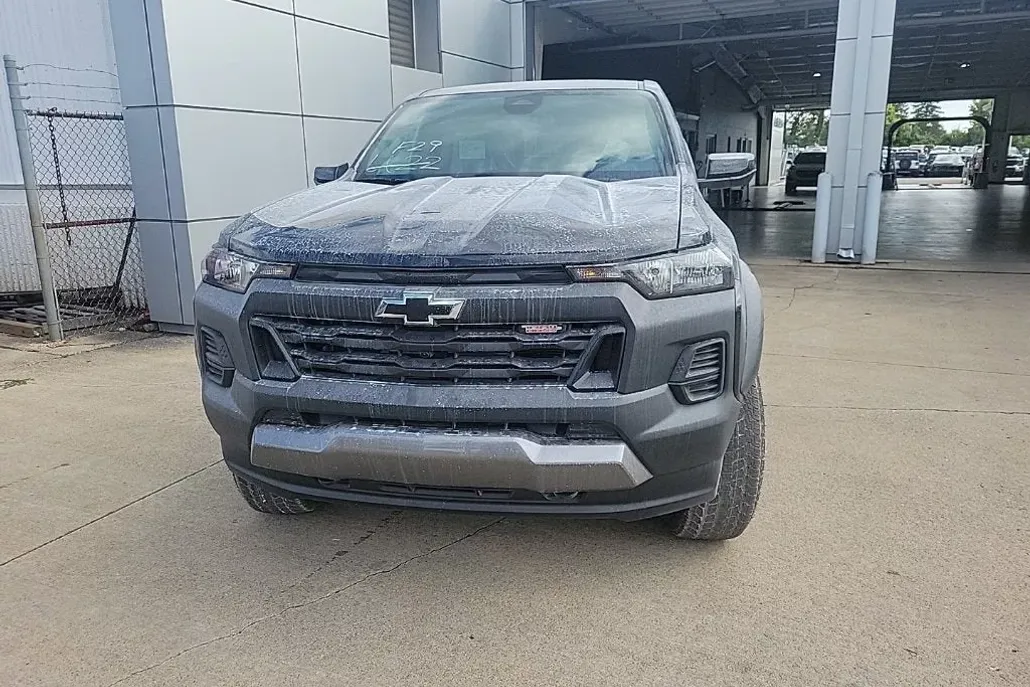 2026 Chevrolet Colorado Trail Boss photo 1