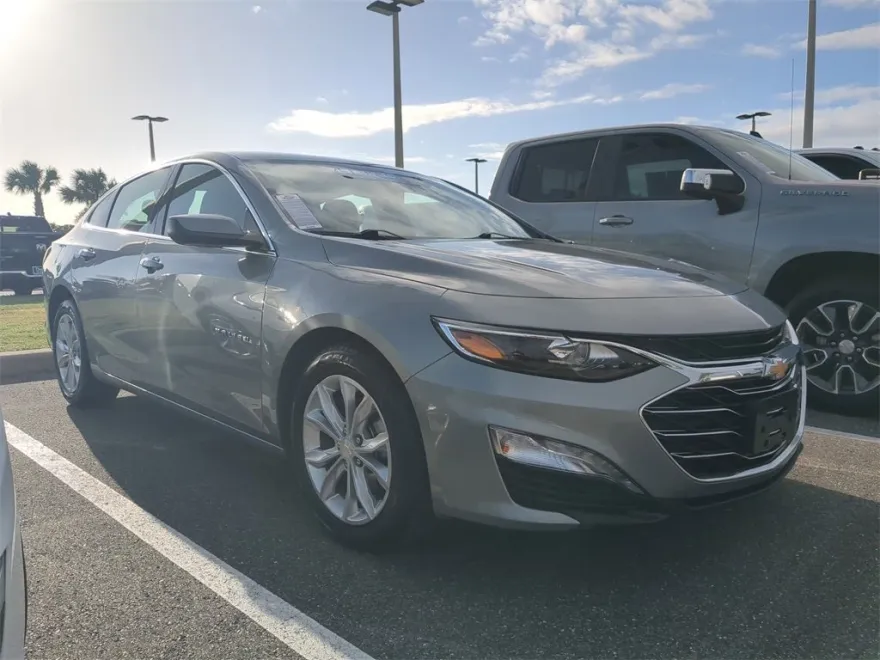 2024 Chevrolet Malibu 1LT photo 1