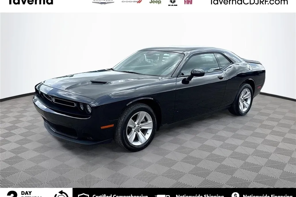 2023 Dodge Challenger SXT photo 1