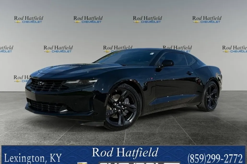 2021 Chevrolet Camaro LT1 photo 1