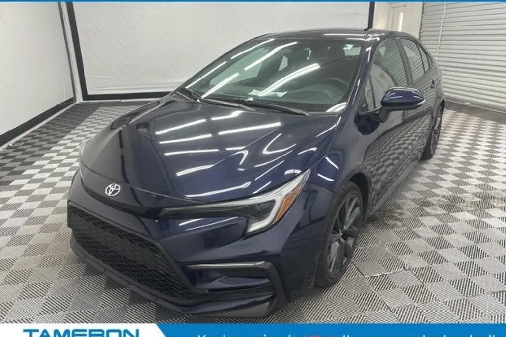 2023 Toyota Corolla SE photo 1