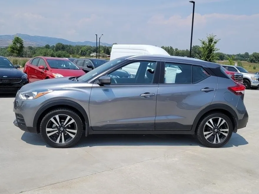 2020 Nissan Kicks SV photo 1
