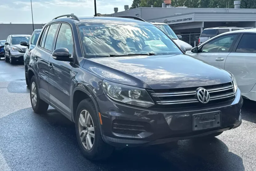 2016 Volkswagen Tiguan R-Line SEL photo 1