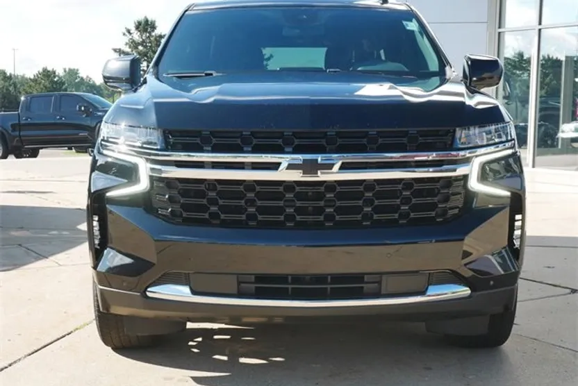 2023 Chevrolet Tahoe LS photo 1