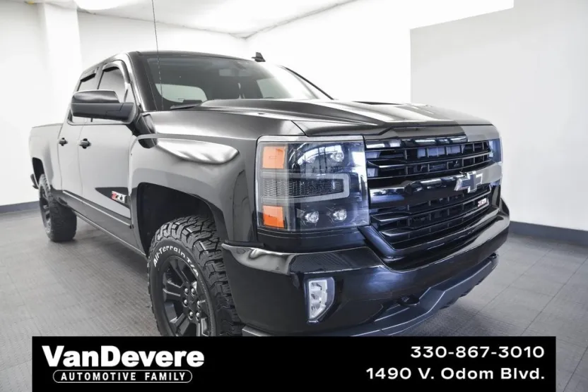2018 Chevrolet Silverado 1500 LT photo 1