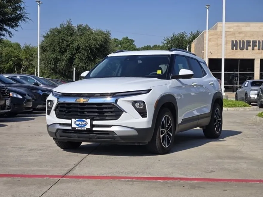 2024 Chevrolet Trailblazer LT photo 1