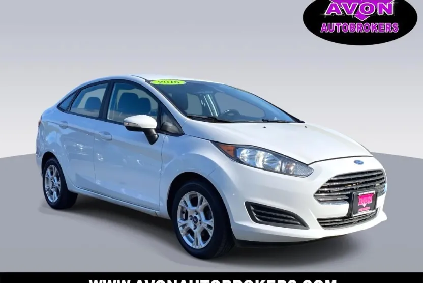 2016 Ford Fiesta SE photo 1