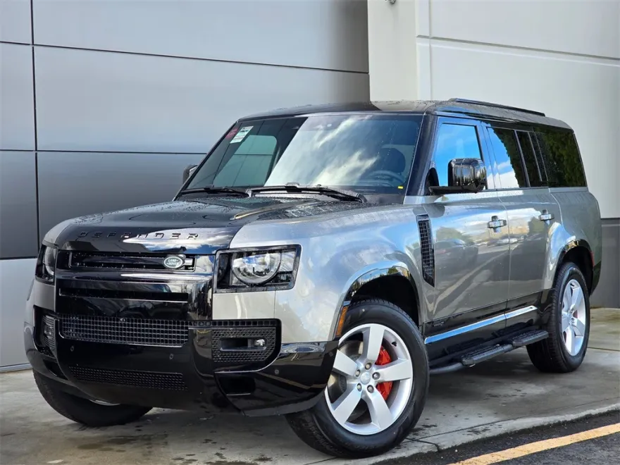 2025 Land Rover Defender X photo 1