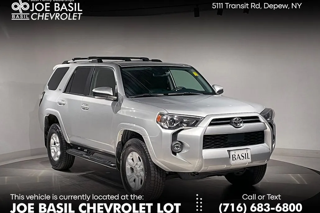 2021 Toyota 4Runner SR5 photo 1