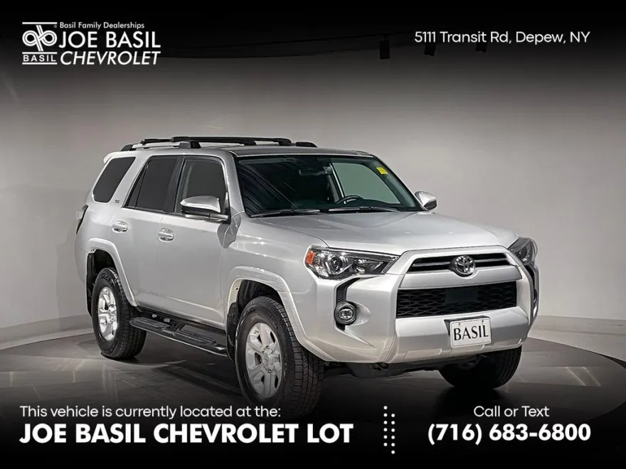 2021 Toyota 4Runner SR5 photo 1