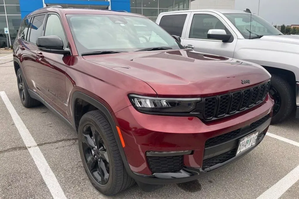 2023 Jeep Grand Cherokee Limited photo 1