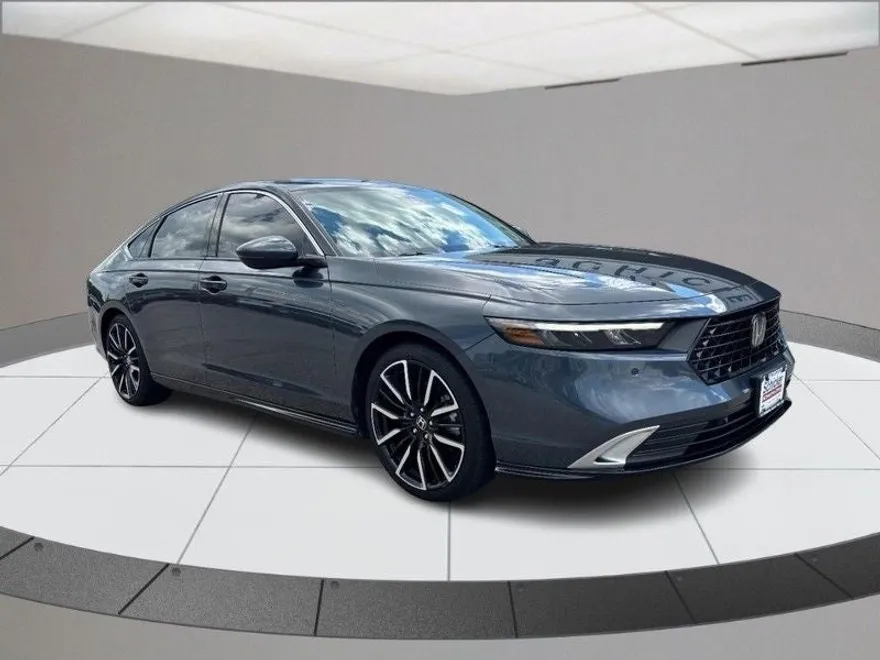 2023 Honda Accord Hybrid Touring photo 1