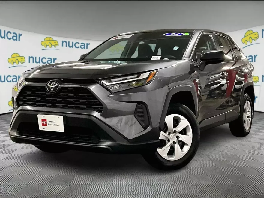2024 Toyota RAV4 LE photo 1