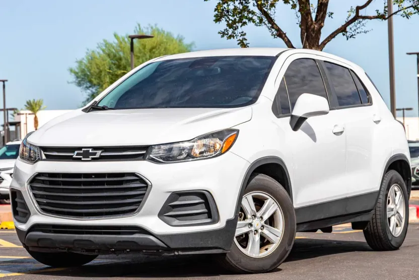 2020 Chevrolet Trax LS photo 1