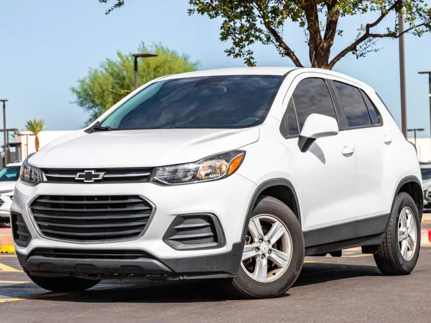 2020 Chevrolet Trax LS photo 1