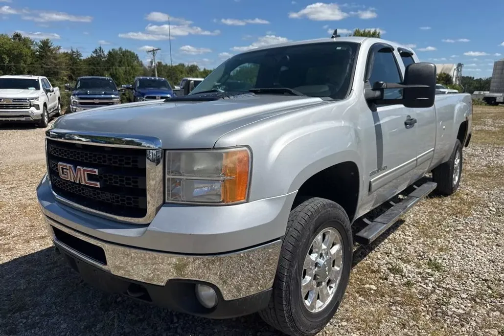 2011 Gmc Sierra 2500 HD SLE photo 1