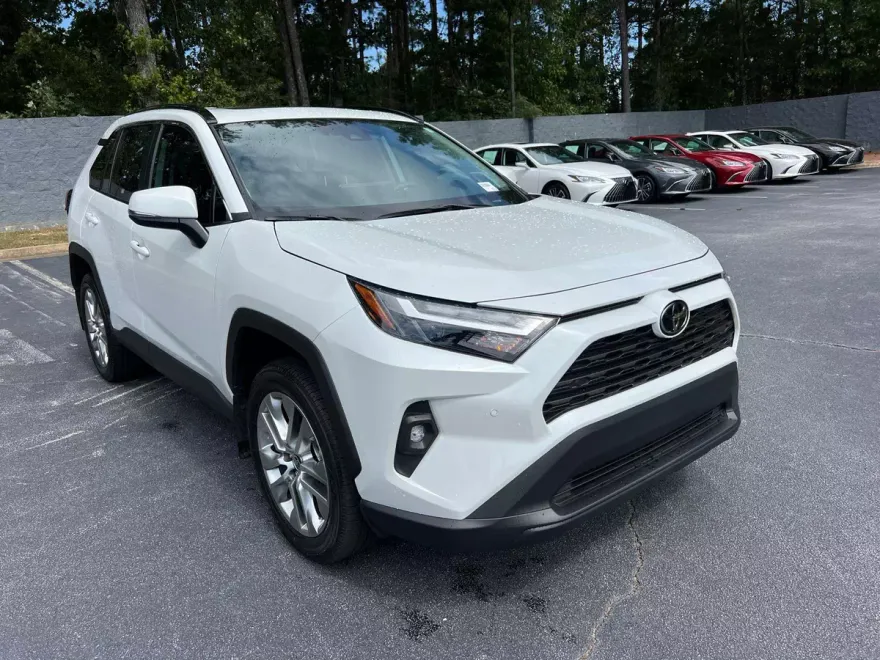 2024 Toyota RAV4 XLE Premium photo 1