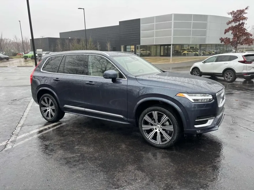 2025 Volvo XC90 Plus photo 1