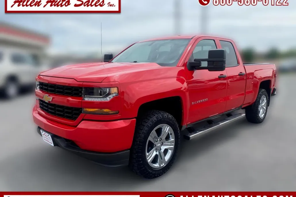 2017 Chevrolet Silverado 1500 Custom photo 1