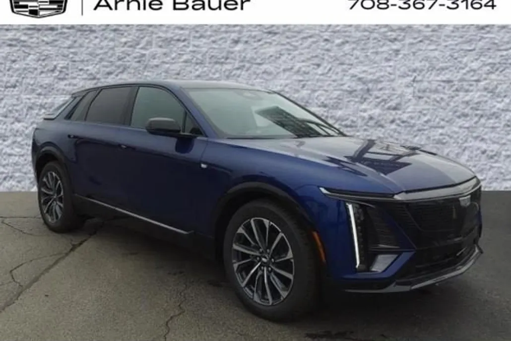 2025 Cadillac Lyriq Sport photo 1