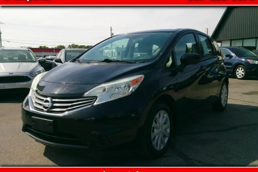 2015 Nissan Versa Note SV photo 1