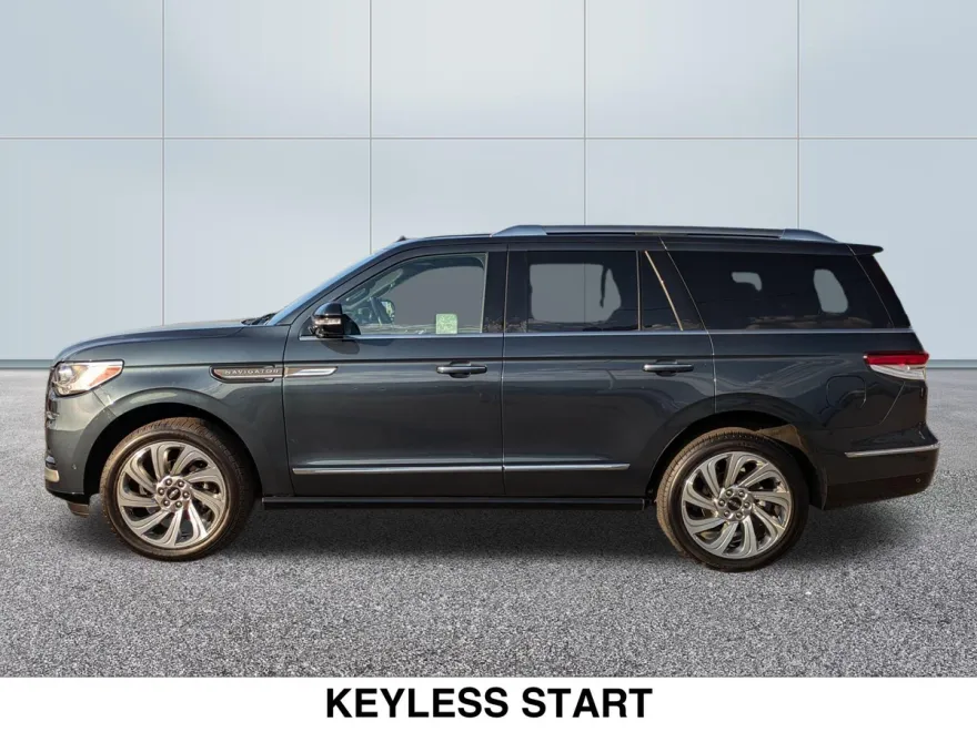 2024 Lincoln Navigator Reserve photo 1