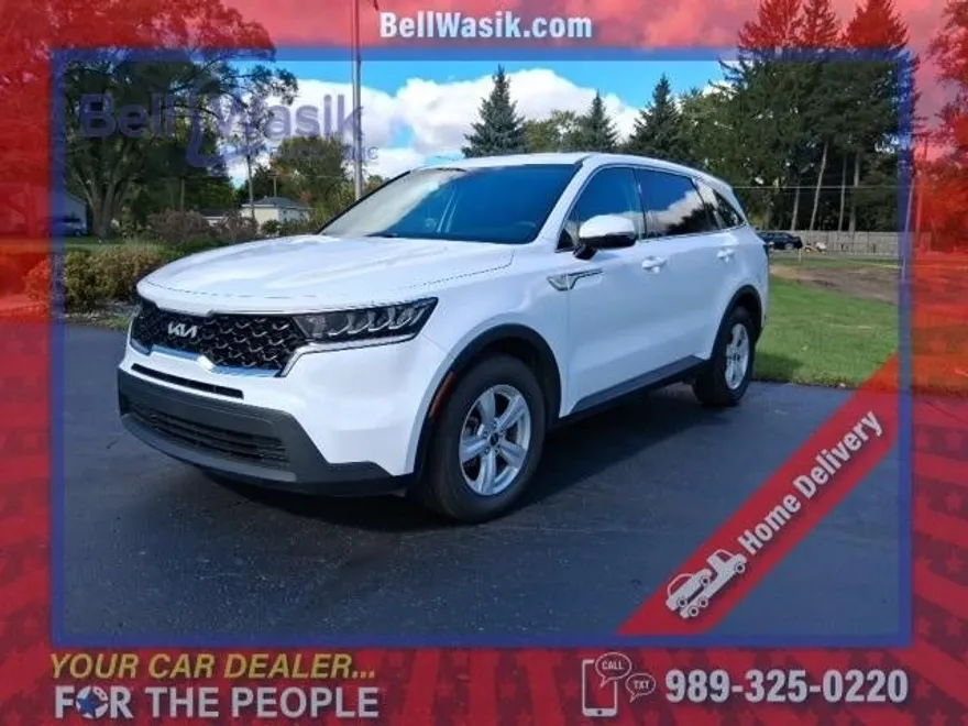 2023 Kia Sorento LX photo 1