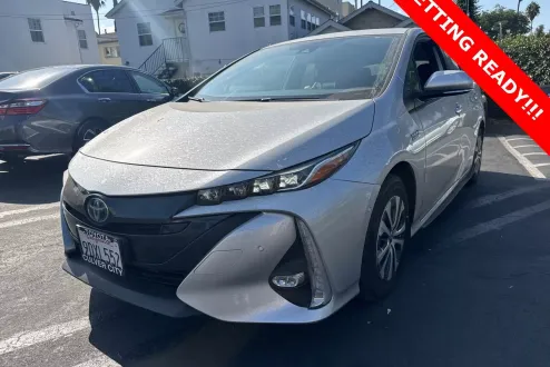 2022 Toyota Prius Prime Limited photo 2