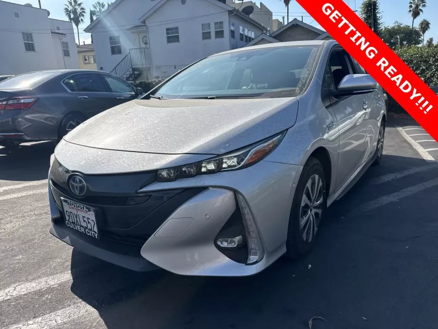 2022 Toyota Prius Prime Limited photo 2