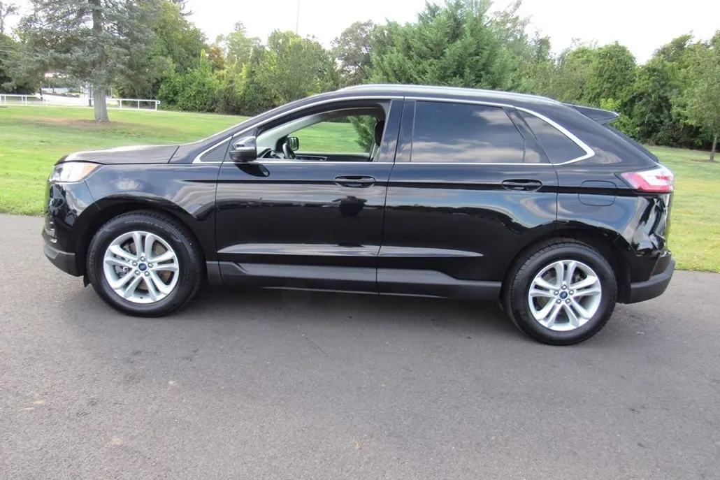 2020 Ford Edge SEL photo 1