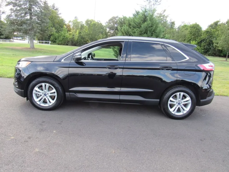 2020 Ford Edge SEL photo 1