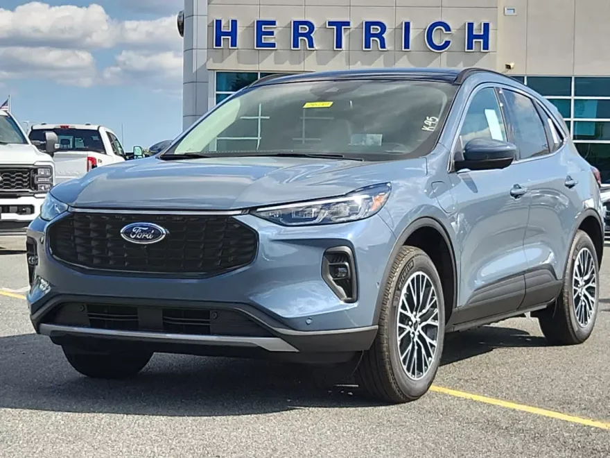 2024 Ford Escape Plug-In Hybrid Premium photo 1