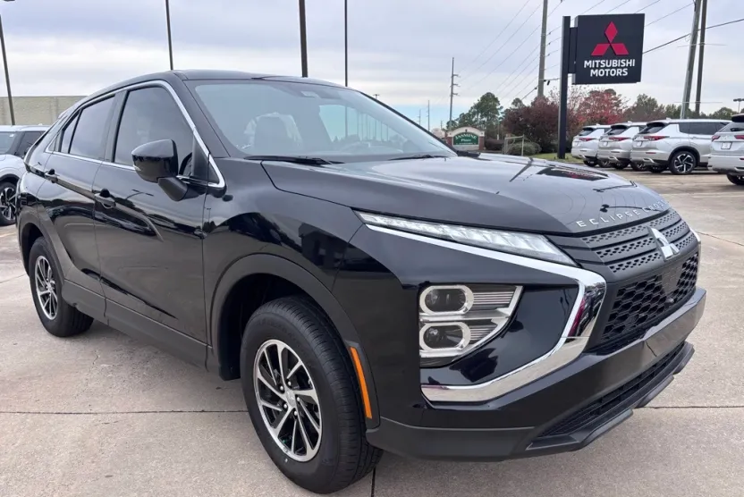 2024 Mitsubishi Eclipse Cross ES photo 1