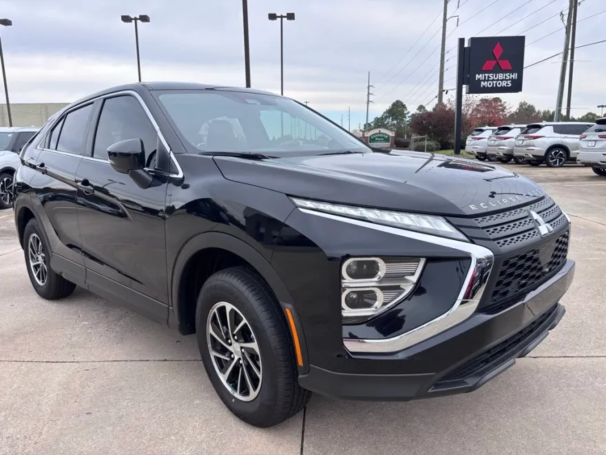 2024 Mitsubishi Eclipse Cross ES photo 1