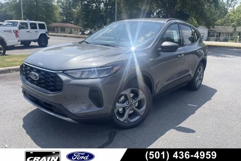 2025 Ford Escape ST-Line photo 1