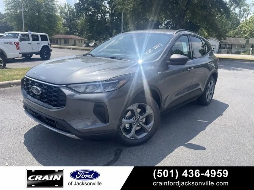 2025 Ford Escape ST-Line photo 1