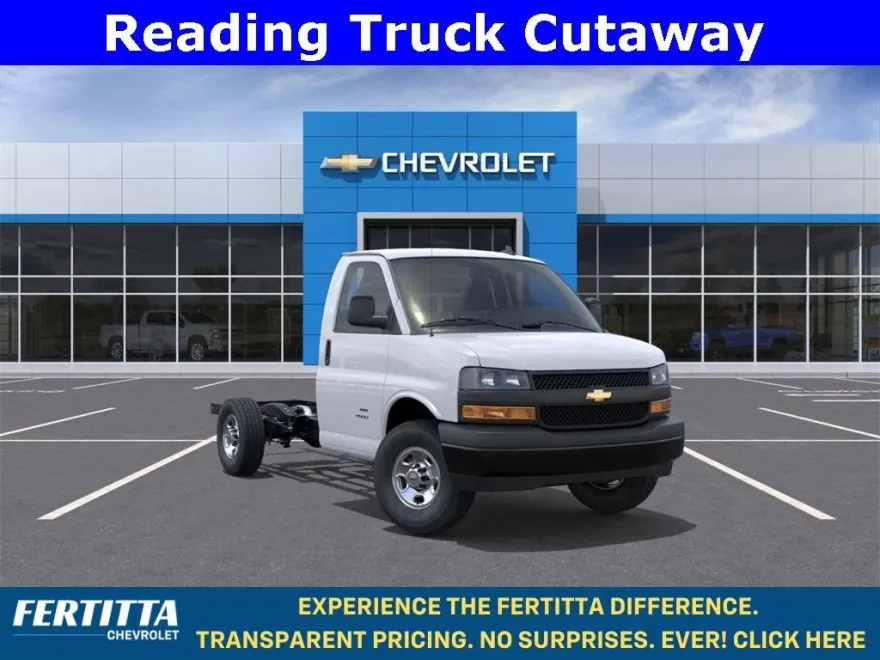 2025 Chevrolet Express Cutaway 3500 photo 1