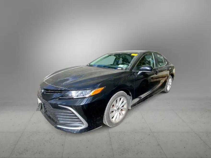 2024 Toyota Camry LE photo 1