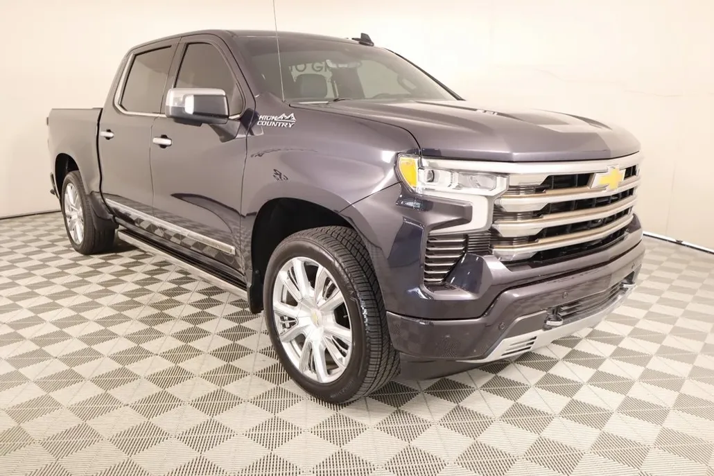 2022 Chevrolet Silverado 1500 High Country photo 1