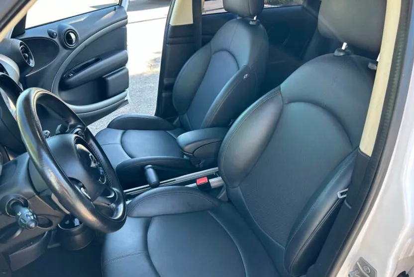 2013 Mini Countryman S photo 1