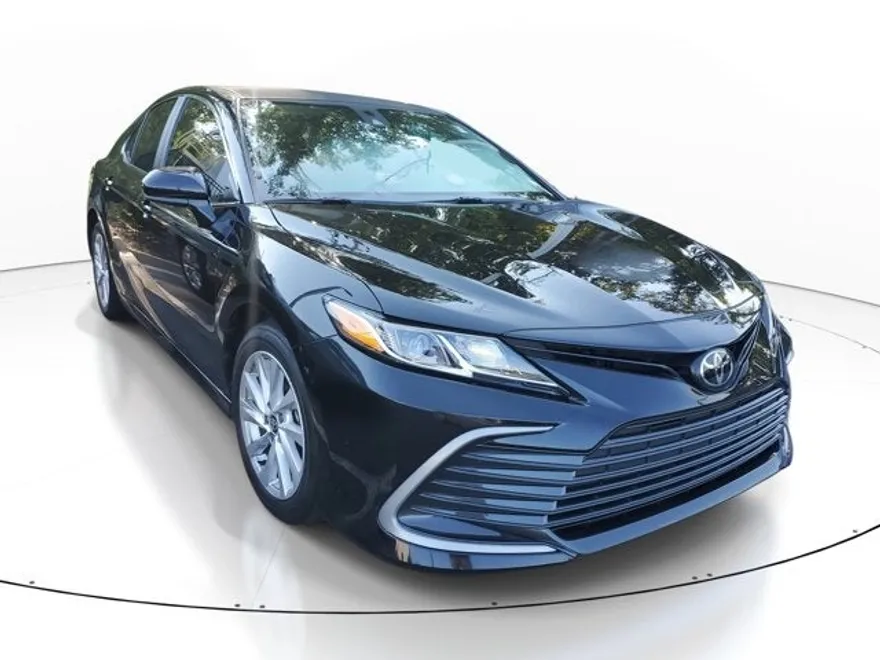 2024 Toyota Camry LE photo 1