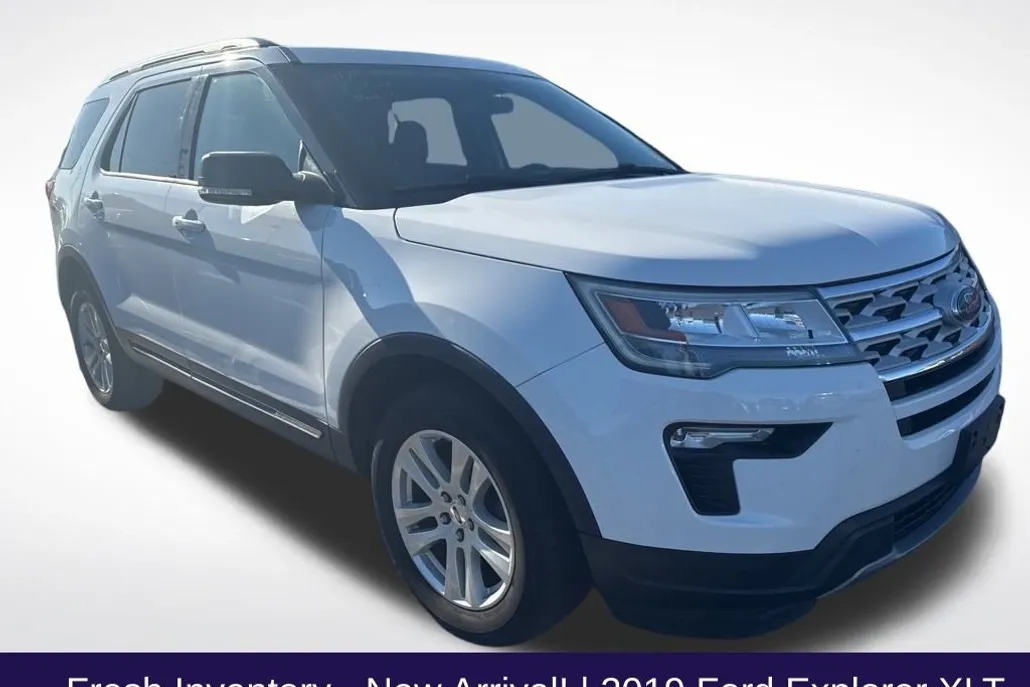 2019 Ford Explorer XLT photo 1