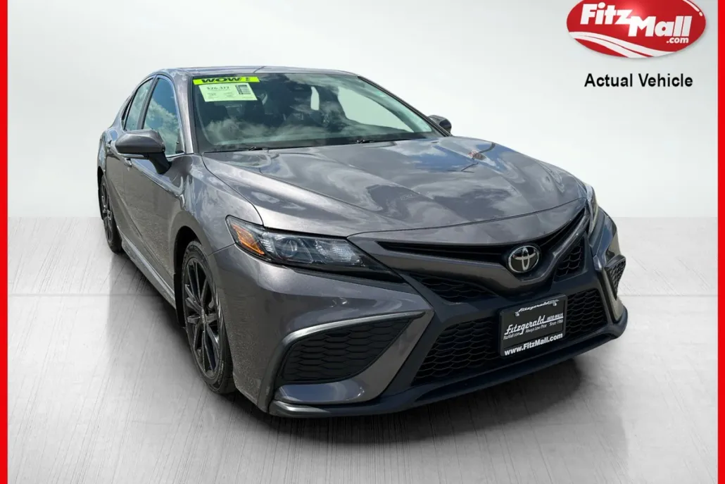 2023 Toyota Camry SE photo 1