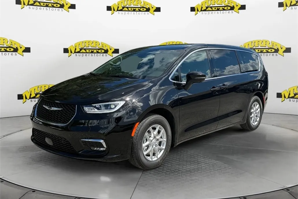2026 Chrysler Pacifica photo 1
