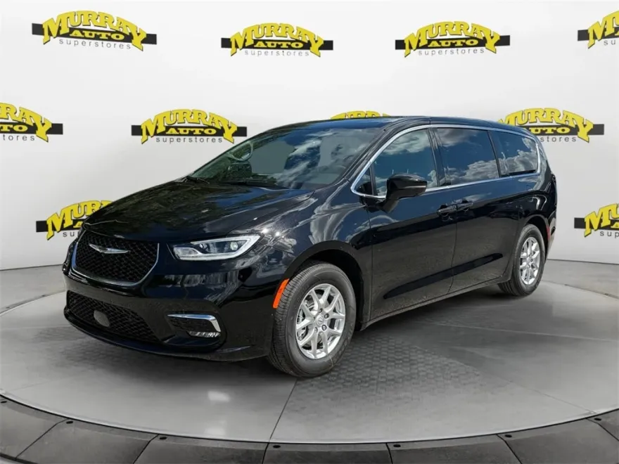 2026 Chrysler Pacifica photo 1