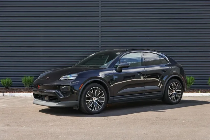 2024 Porsche Macan Electric 4 photo 1