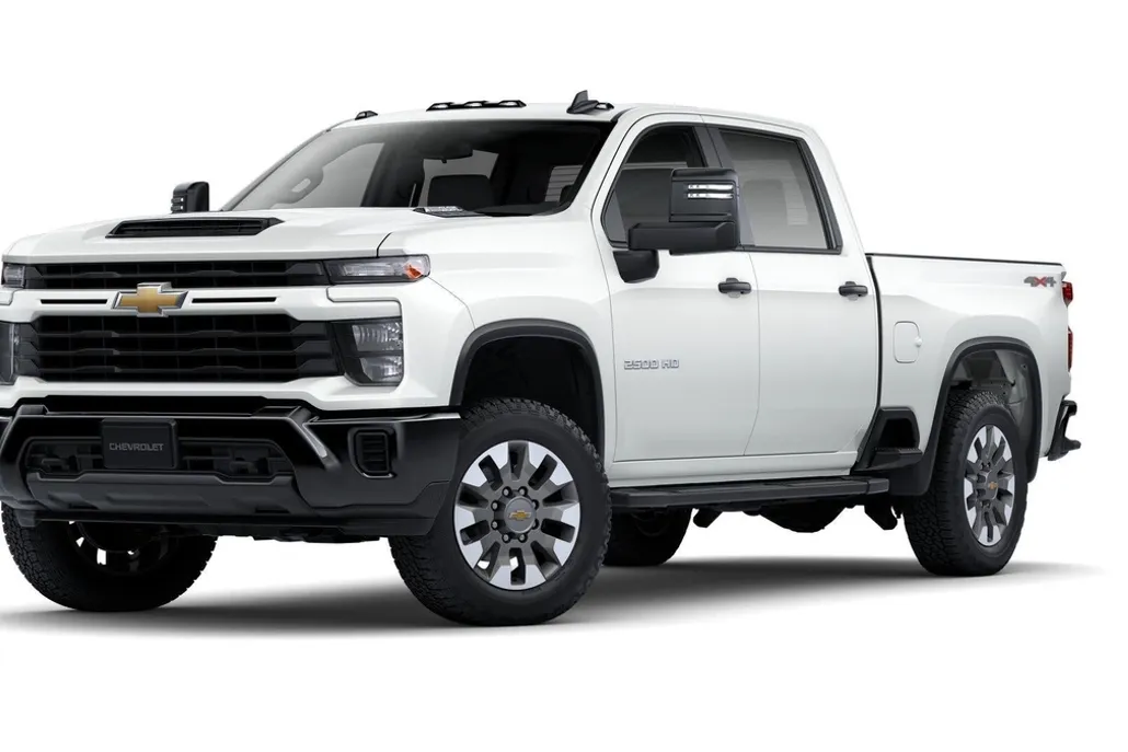 2025 Chevrolet Silverado 2500HD Custom photo 1