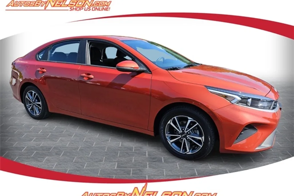 2023 Kia Forte LXS photo 1
